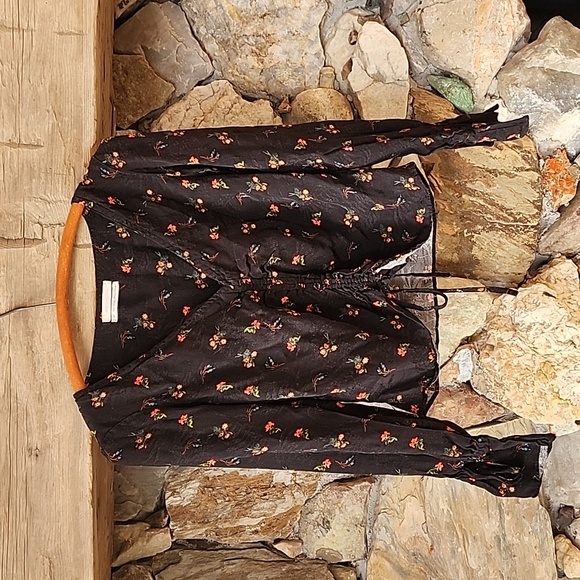 Urban Outfitters Tops - Urban Outfitters Long Sleeve Viscos Crop Top Size Small